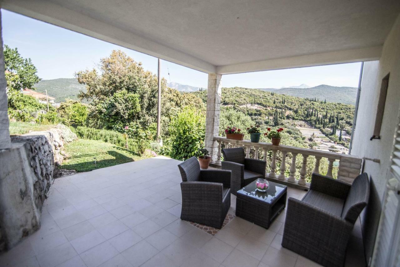 Marivo Guest House Molunat Exterior photo