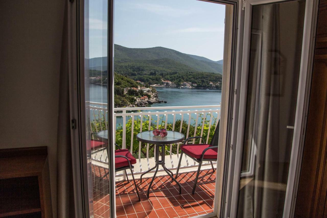 Marivo Guest House Molunat Exterior photo